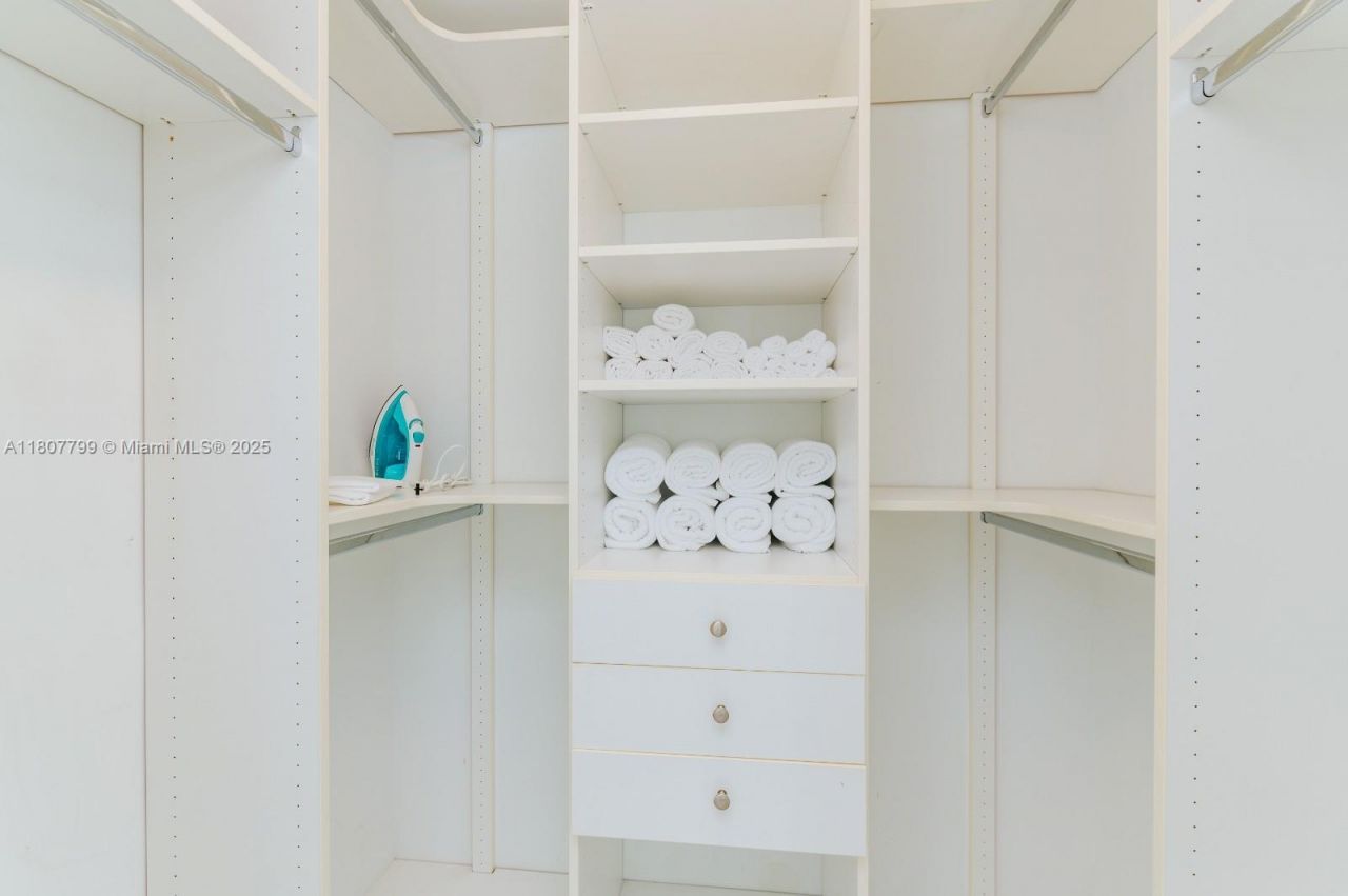 31 SE 6th St, Unit 2408, Miami, FL 33131 Photo