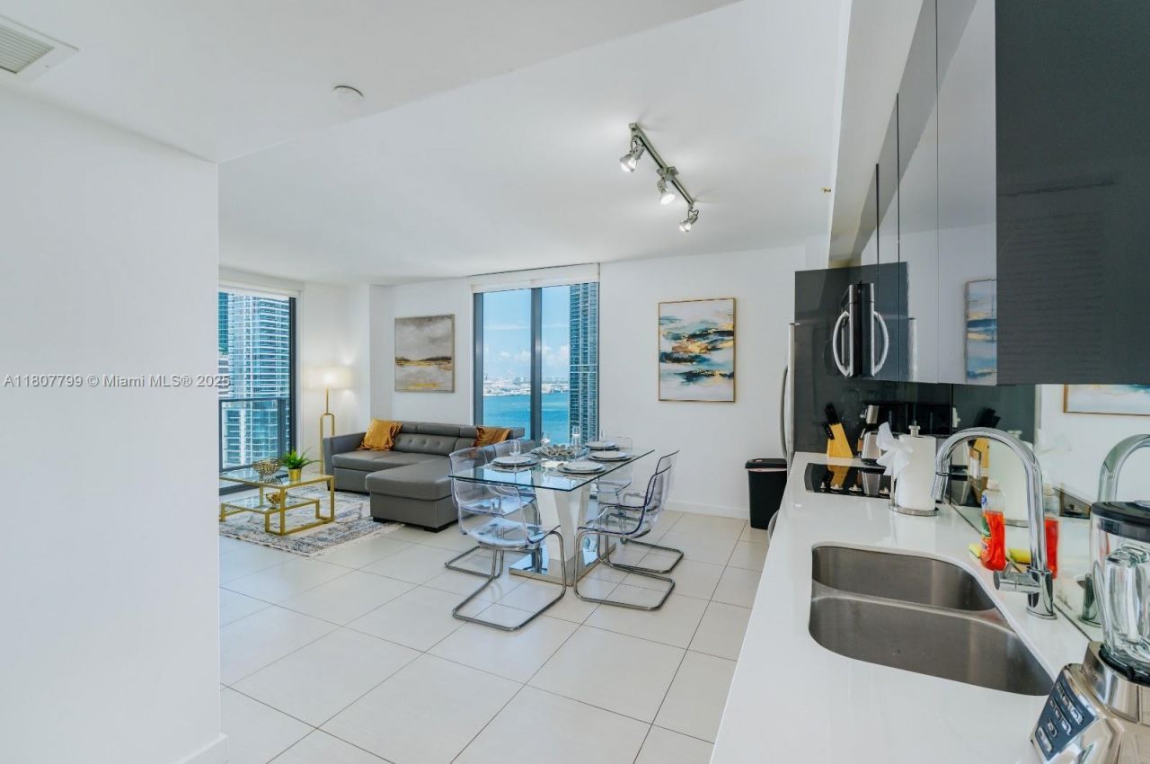 31 SE 6th St, Unit 2408, Miami, FL 33131 Photo
