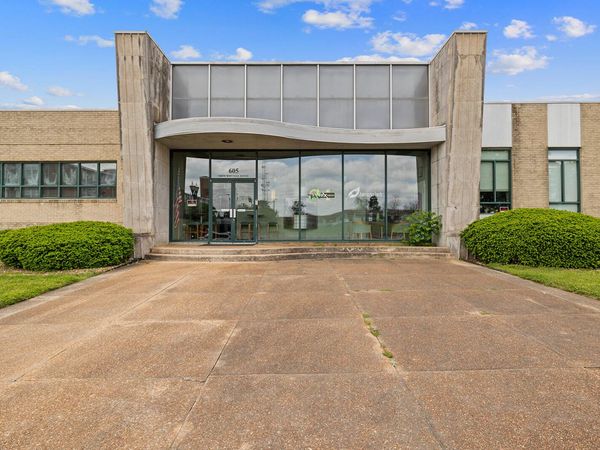 605 N Boonville Avenue, Springfield, MO 65806