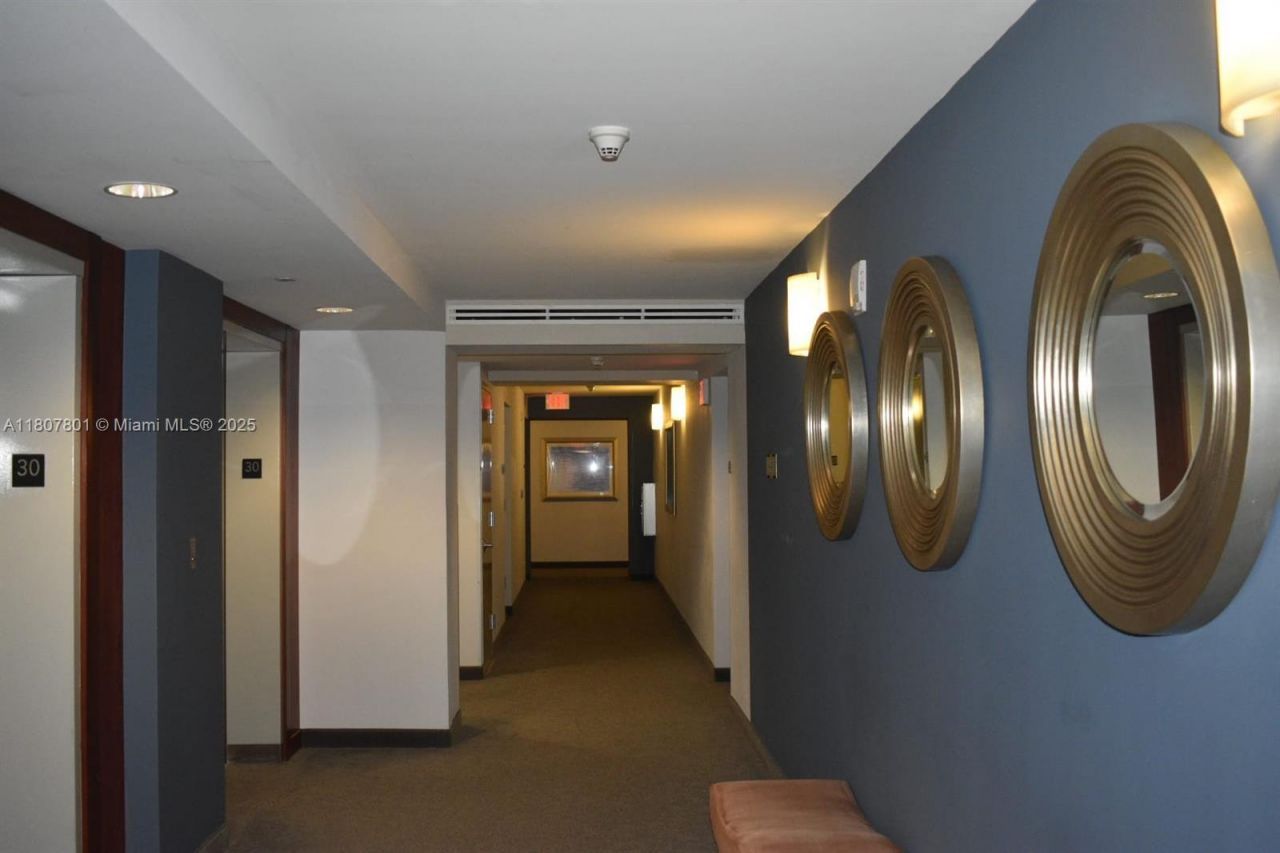 6365 Collins Ave, Unit 2110, Miami Beach, FL 33141 Photo