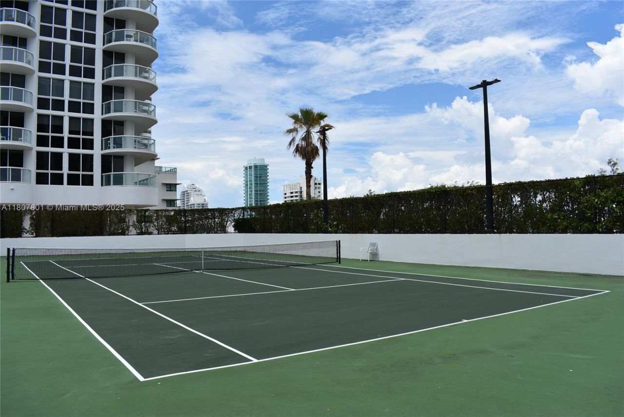 6365 Collins Ave, Unit 2110, Miami Beach, FL 33141 Photo