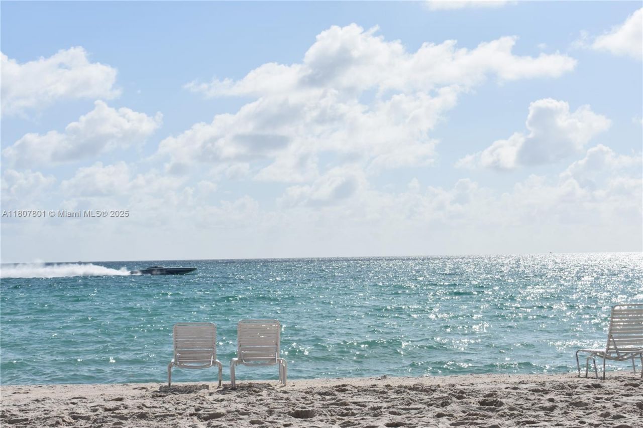 6365 Collins Ave, Unit 2110, Miami Beach, FL 33141 Photo