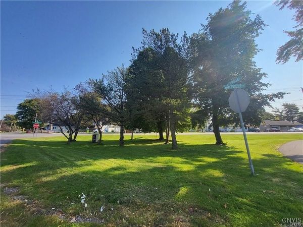 South Bay Road, Syracuse, NY 13212