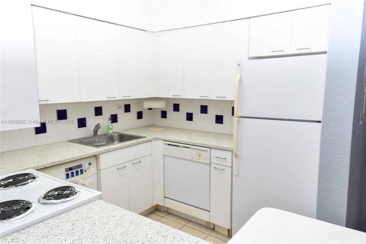 1500 Bay Rd, Unit 1532S, Miami Beach, FL 33139 Photo