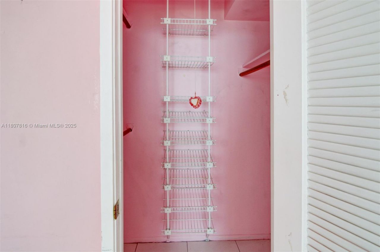 7135 Collins Ave, Unit 934, Miami Beach, FL 33141 Photo