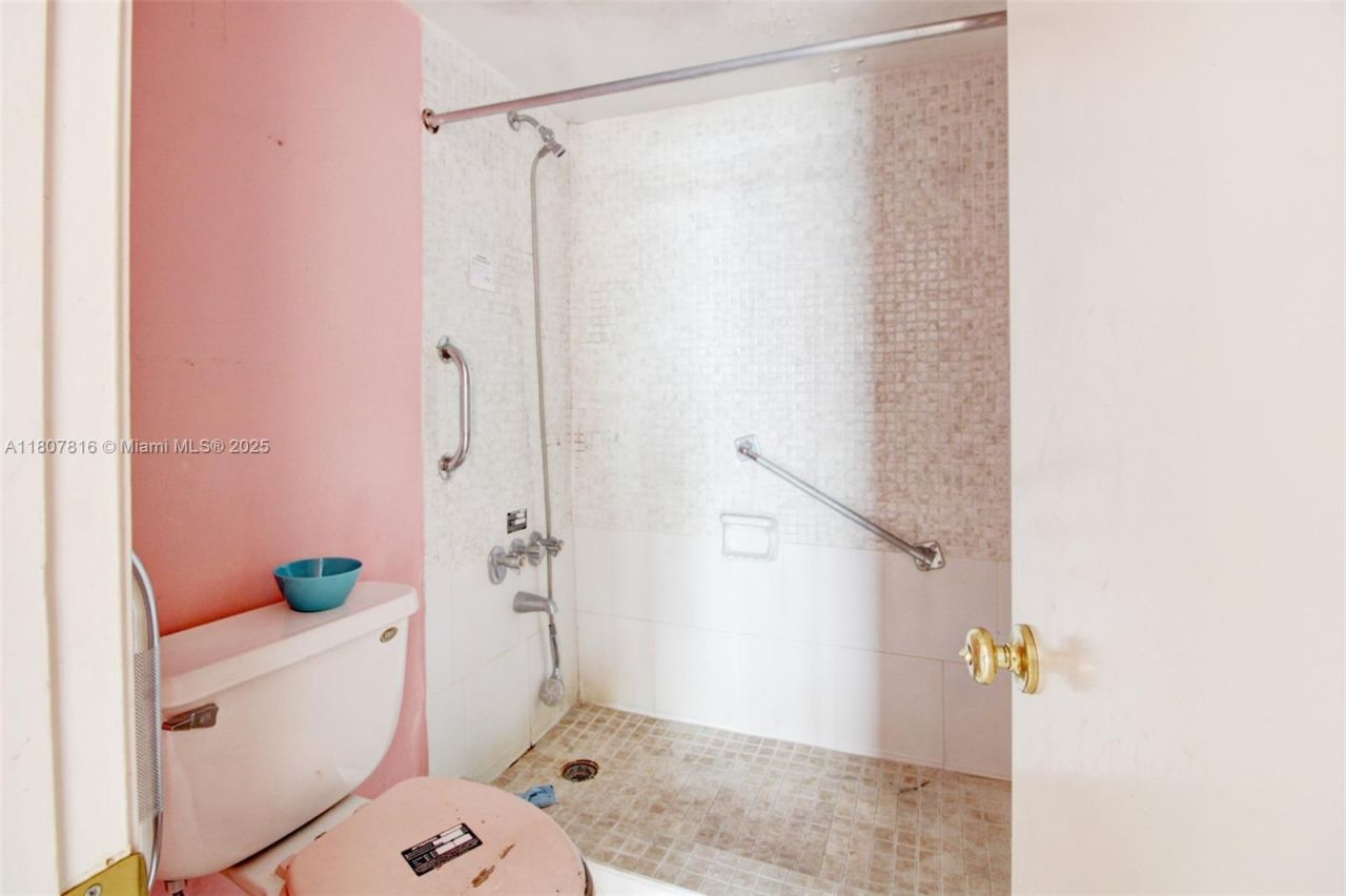 7135 Collins Ave, Unit 934, Miami Beach, FL 33141 Photo