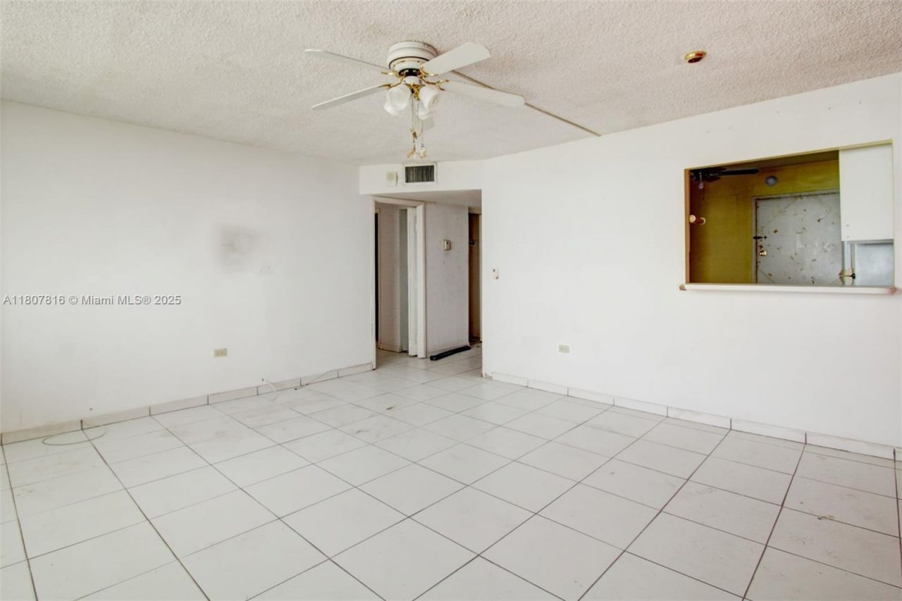 7135 Collins Ave, Unit 934, Miami Beach, FL 33141 Photo