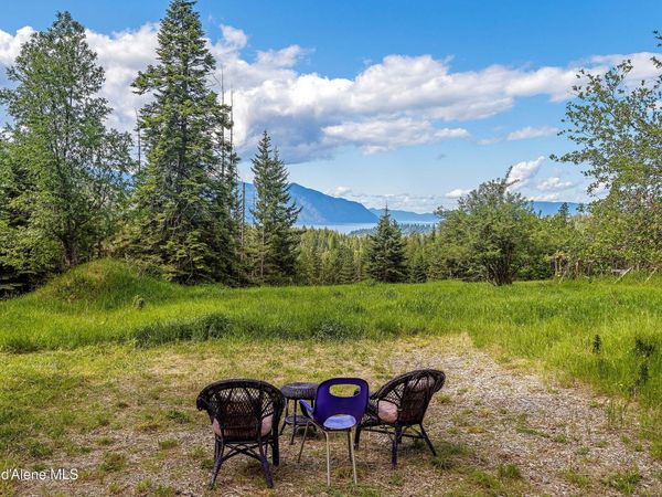 2132 W Spring Creek Road, Hope, ID 83836