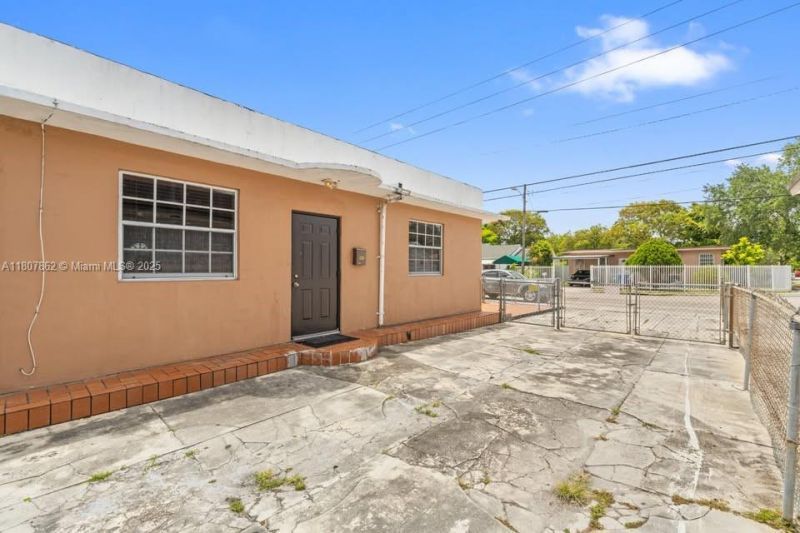 2655 NW 14th Ave, Miami, FL 33142 Photo
