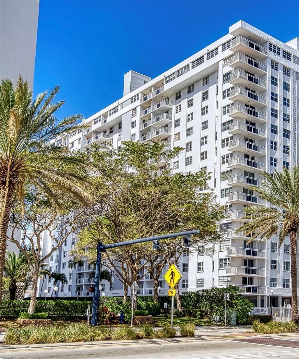 1849 S Ocean Dr, Unit 409, Hallandale Beach, FL 33009 Photo