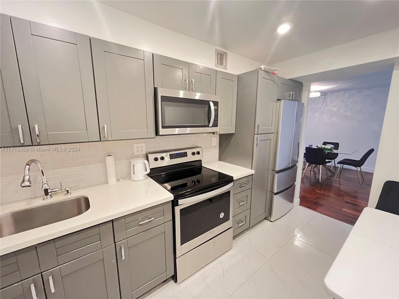 1849 S Ocean Dr, Unit 409, Hallandale Beach, FL 33009 Photo