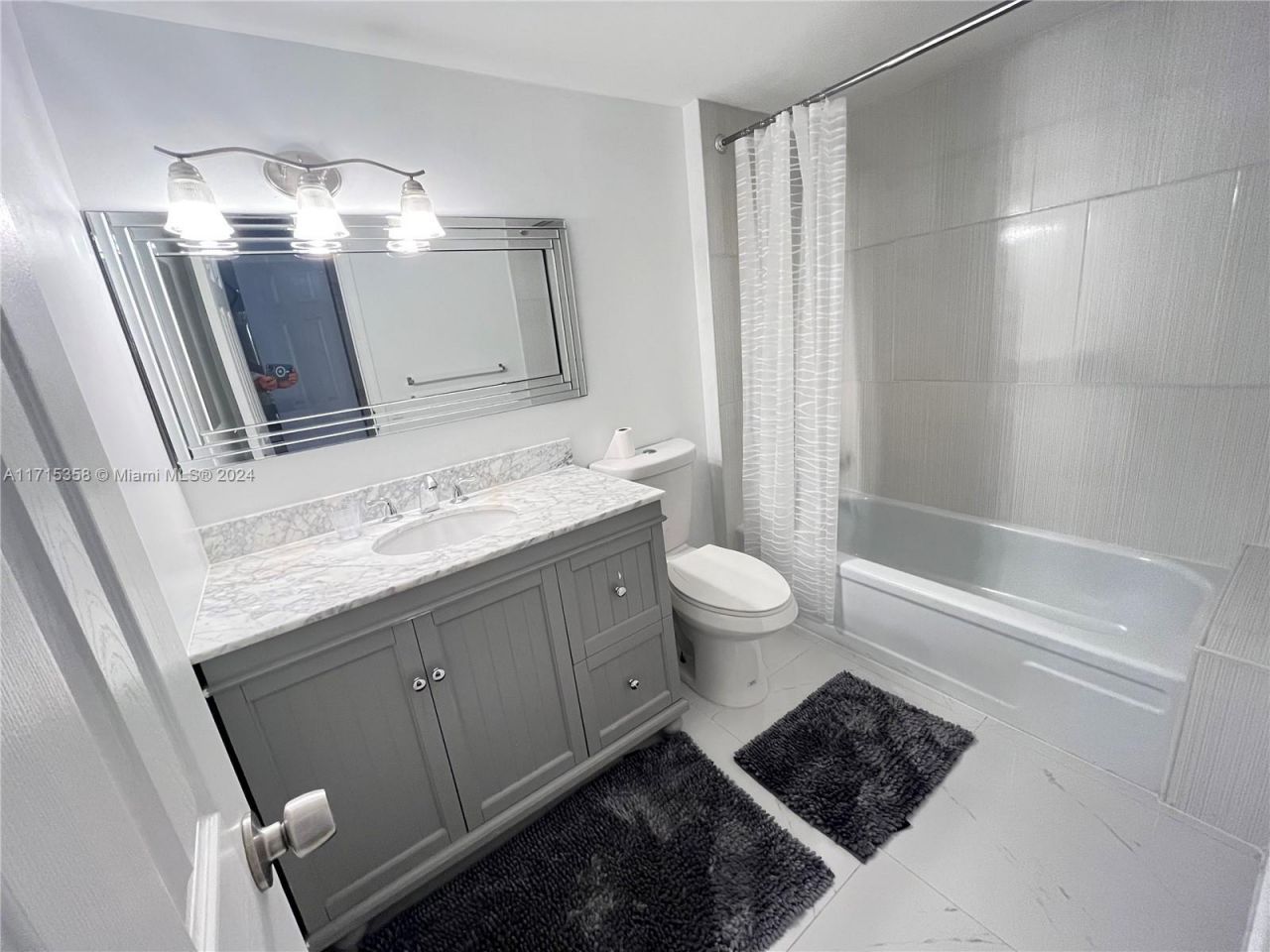 1849 S Ocean Dr, Unit 409, Hallandale Beach, FL 33009 Photo