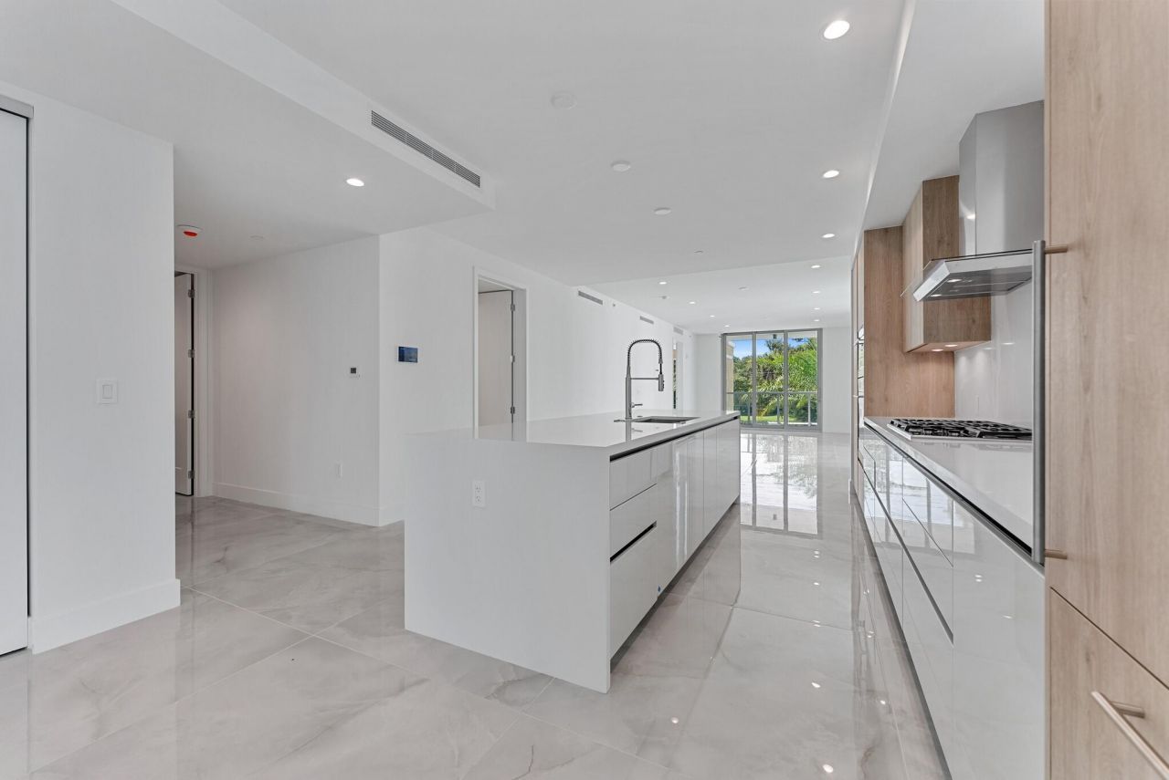 485 E Royal Palm Road, Unit 204, Boca Raton, FL 33432 Photo