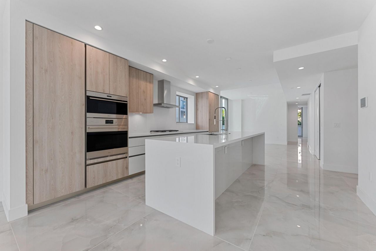 485 E Royal Palm Road, Unit 204, Boca Raton, FL 33432 Photo