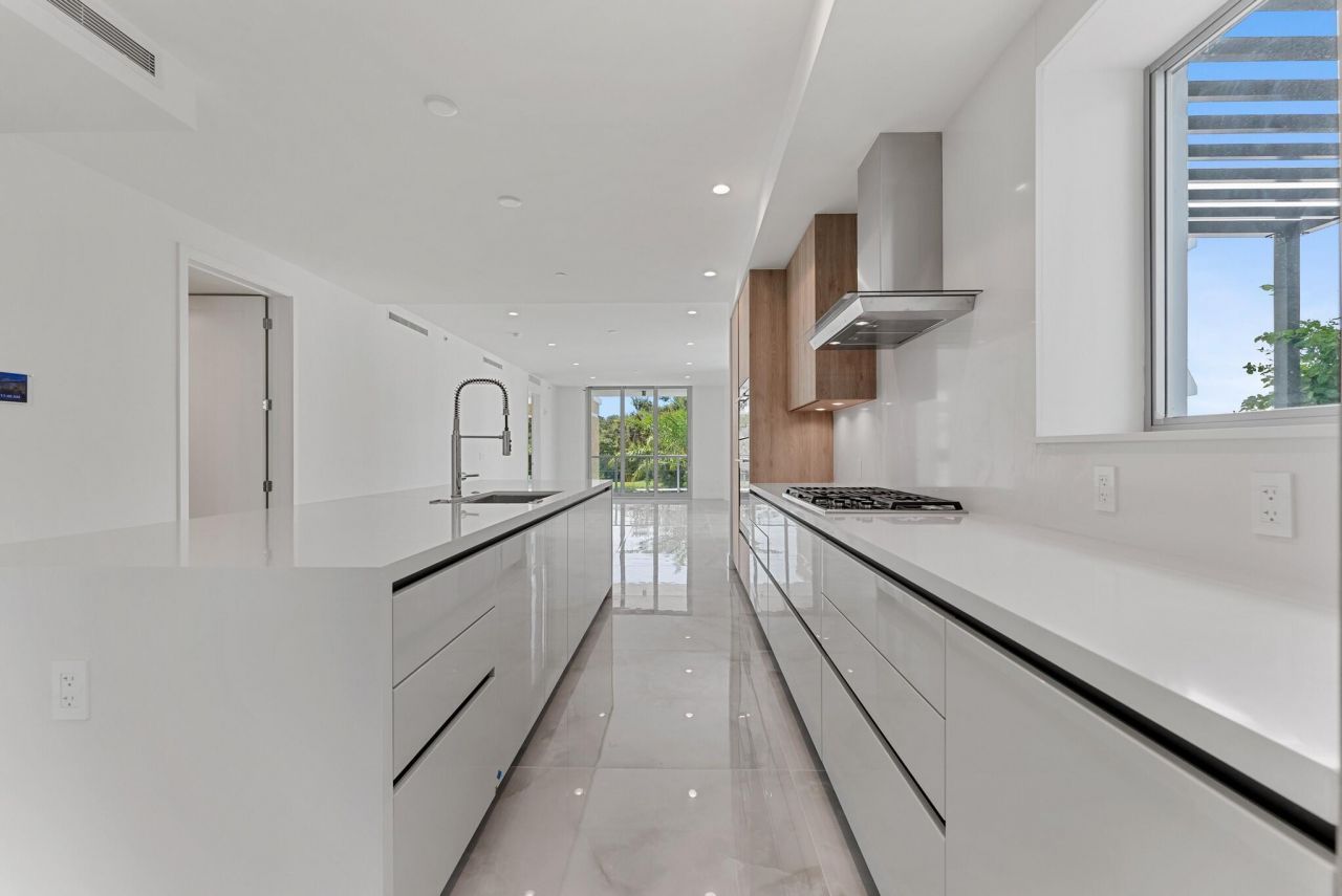 485 E Royal Palm Road, Unit 204, Boca Raton, FL 33432 Photo