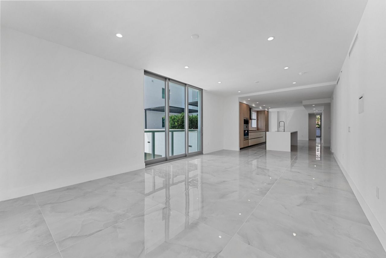 485 E Royal Palm Road, Unit 204, Boca Raton, FL 33432 Photo