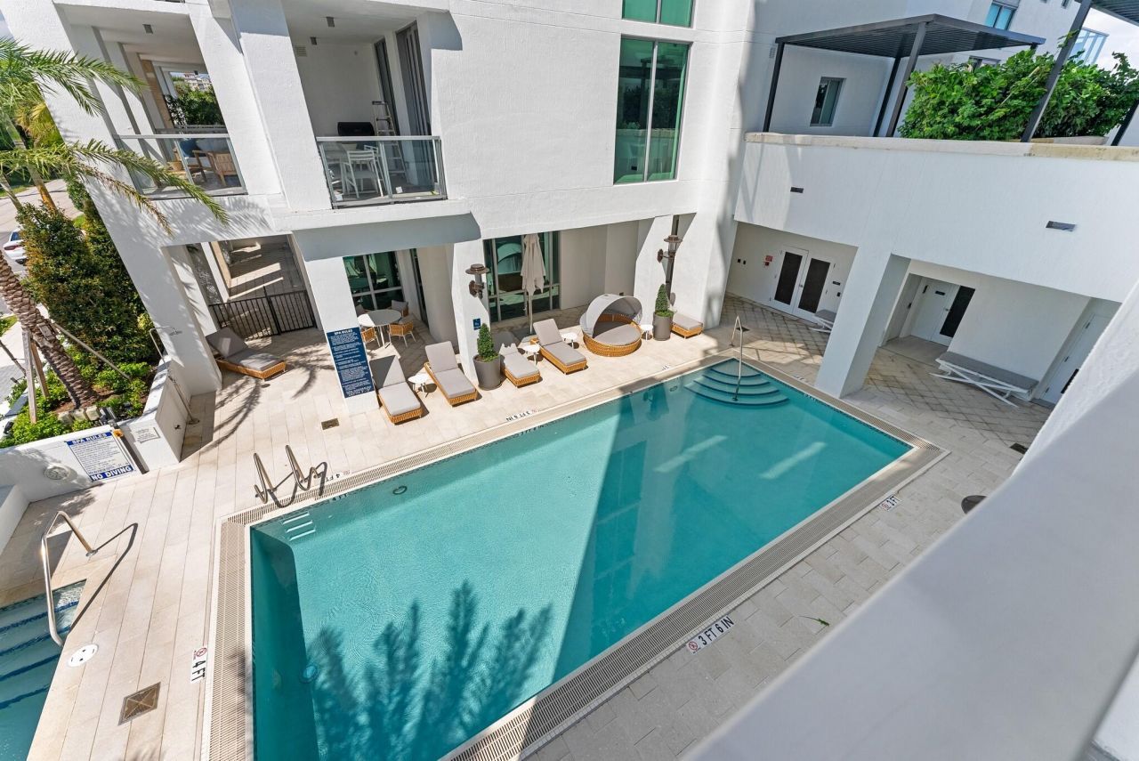 485 E Royal Palm Road, Unit 204, Boca Raton, FL 33432 Photo