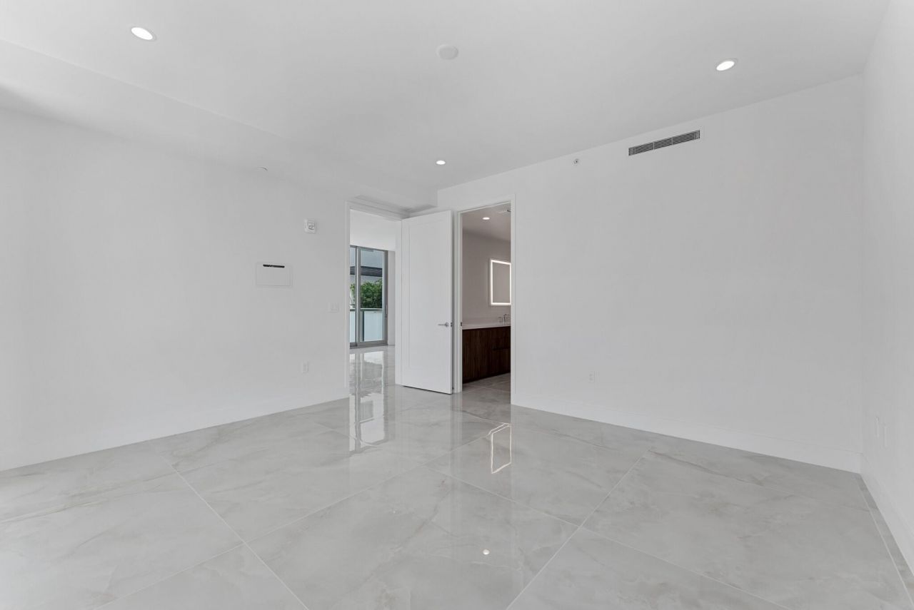 485 E Royal Palm Road, Unit 204, Boca Raton, FL 33432 Photo