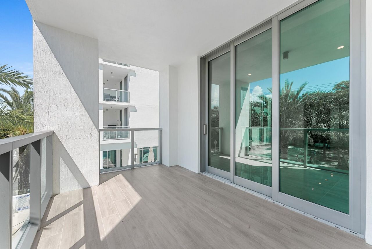 485 E Royal Palm Road, Unit 204, Boca Raton, FL 33432 Photo