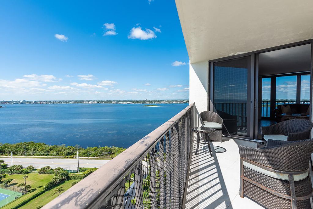 5420 N Ocean Drive, Unit 1906, Riviera Beach, FL 33404 Photo