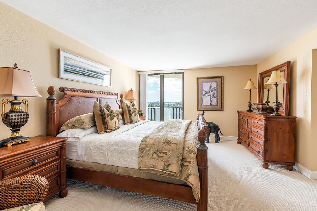 5420 N Ocean Drive, Unit 1906, Riviera Beach, FL 33404 Photo