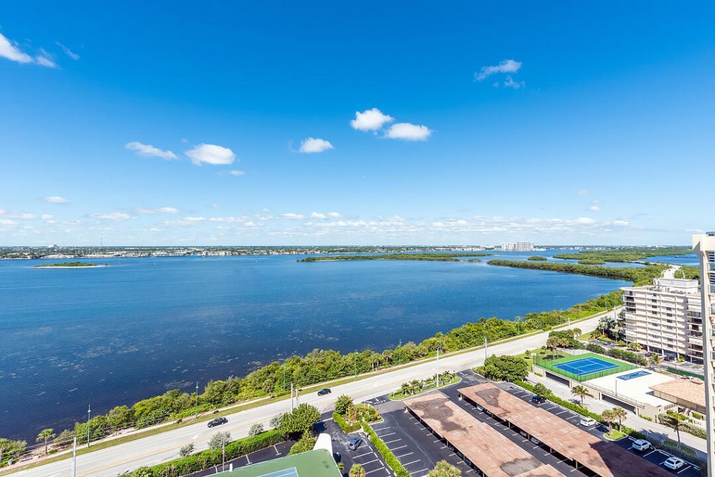 5420 N Ocean Drive, Unit 1906, Riviera Beach, FL 33404 Photo