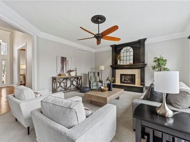 4507 N Mulberry Drive, Kansas City, MO 64116