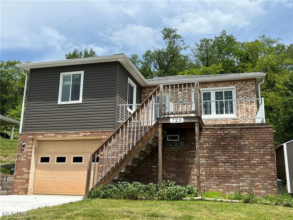 725 Logan Avenue, Mingo Junction, OH 43938 Main Photo