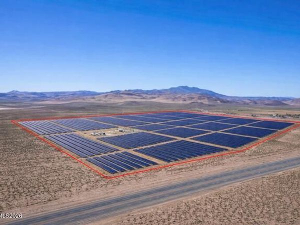 7975 Break-A-Heart Road, Silver Springs, NV 89429