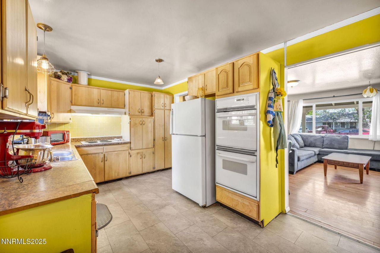 218 Albany Avenue, Carson City, NV 89703 Photo