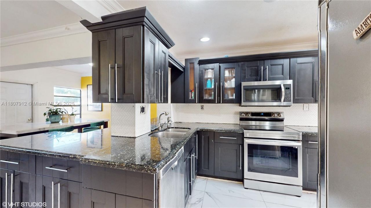 3920 NW 36th Ave, Lauderdale Lakes, FL 33309 Photo