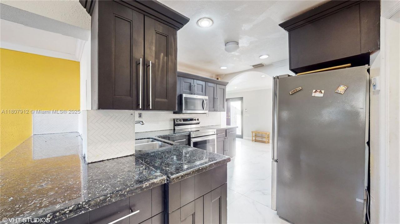 3920 NW 36th Ave, Lauderdale Lakes, FL 33309 Photo