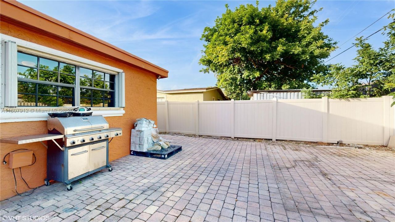 3920 NW 36th Ave, Lauderdale Lakes, FL 33309 Photo