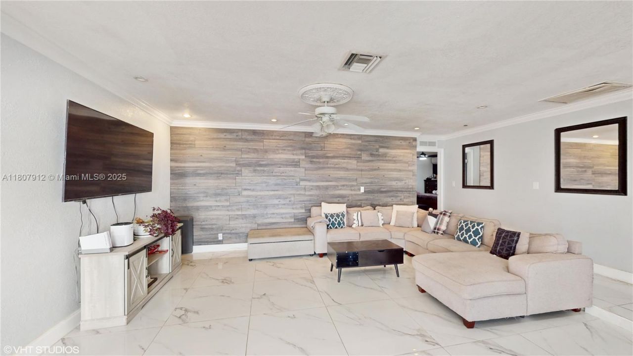 3920 NW 36th Ave, Lauderdale Lakes, FL 33309 Photo