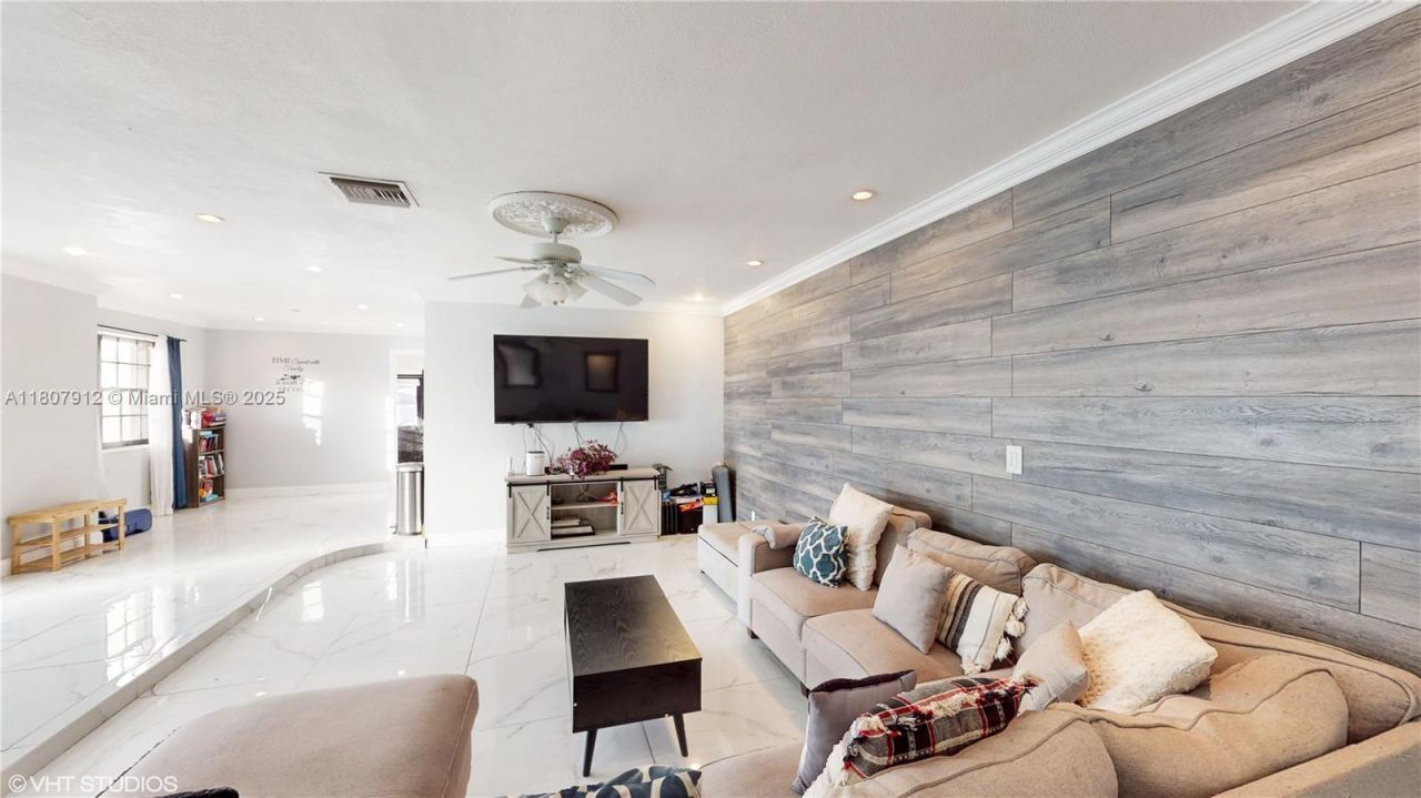 3920 NW 36th Ave, Lauderdale Lakes, FL 33309 Photo