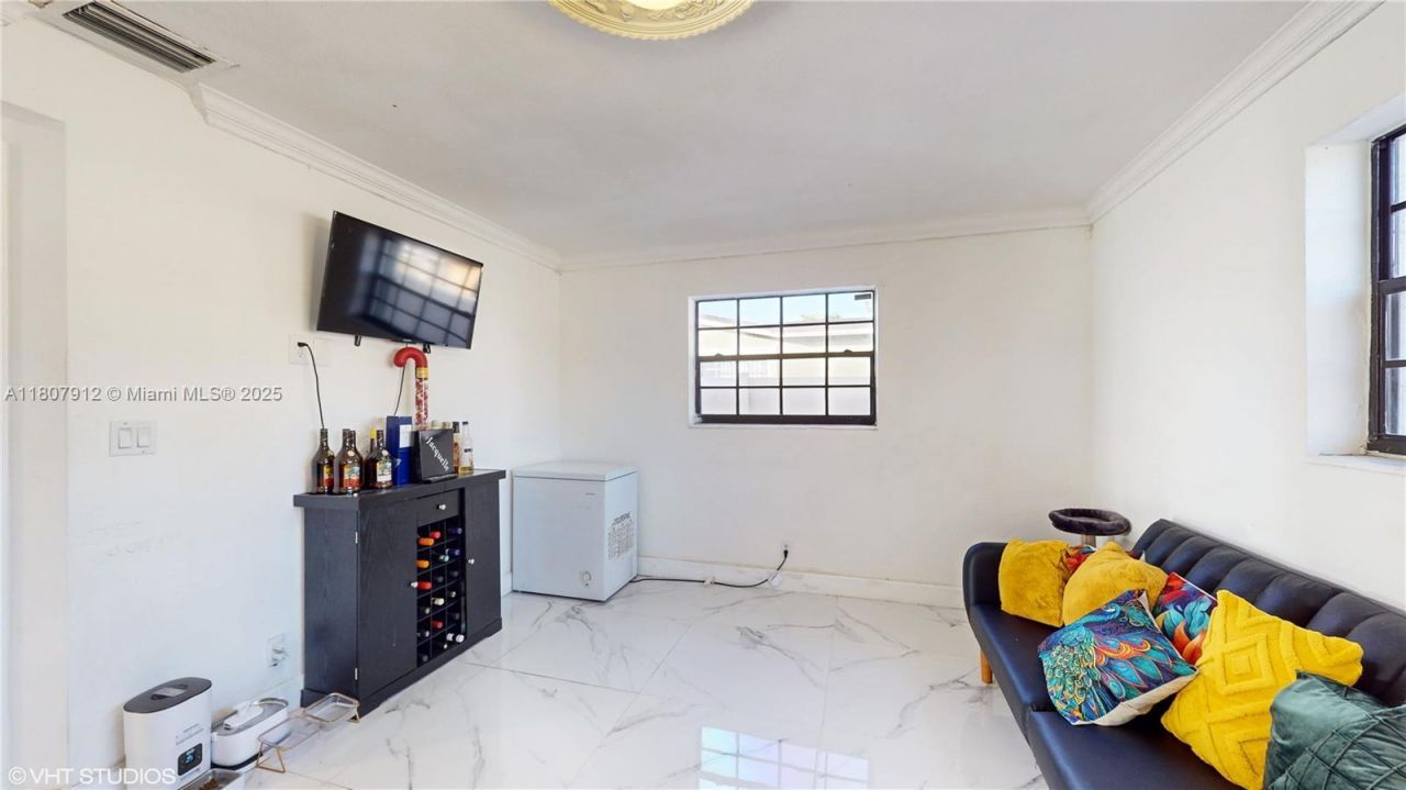 3920 NW 36th Ave, Lauderdale Lakes, FL 33309 Photo