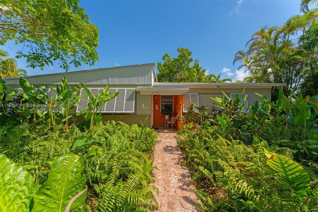 1895 SW 25th St, Miami, FL 33133 Photo