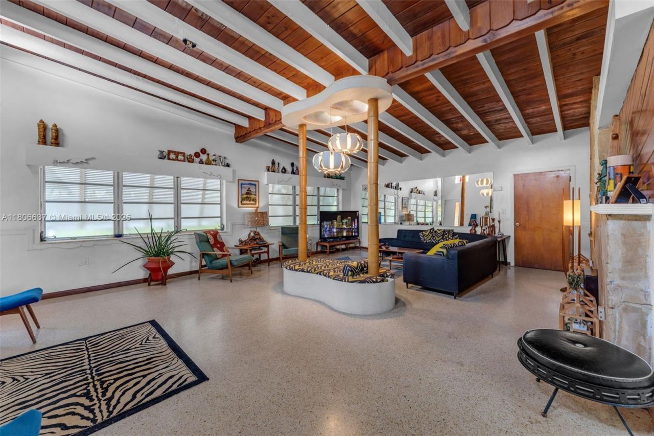 1895 SW 25th St, Miami, FL 33133 Photo