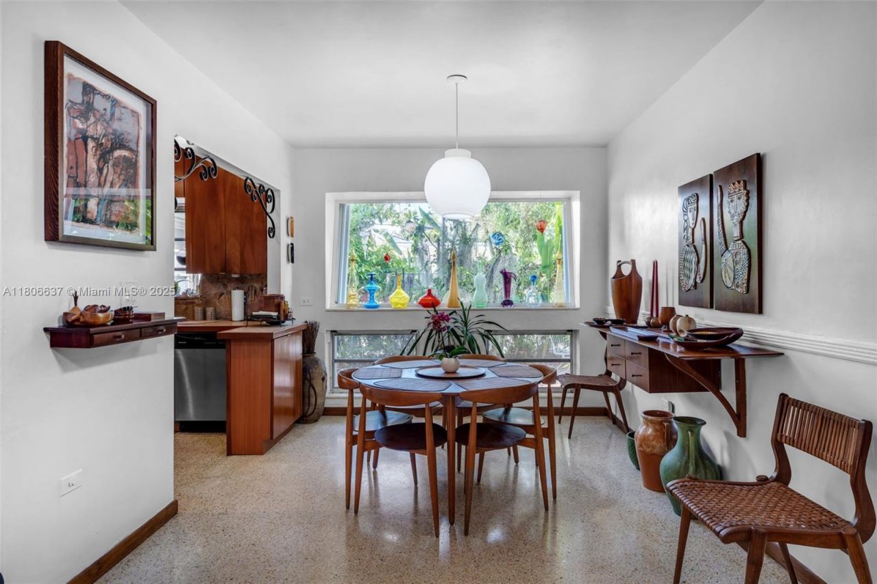 1895 SW 25th St, Miami, FL 33133 Photo