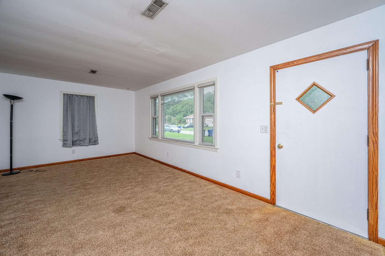 2567 Mona Avenue Photo 14