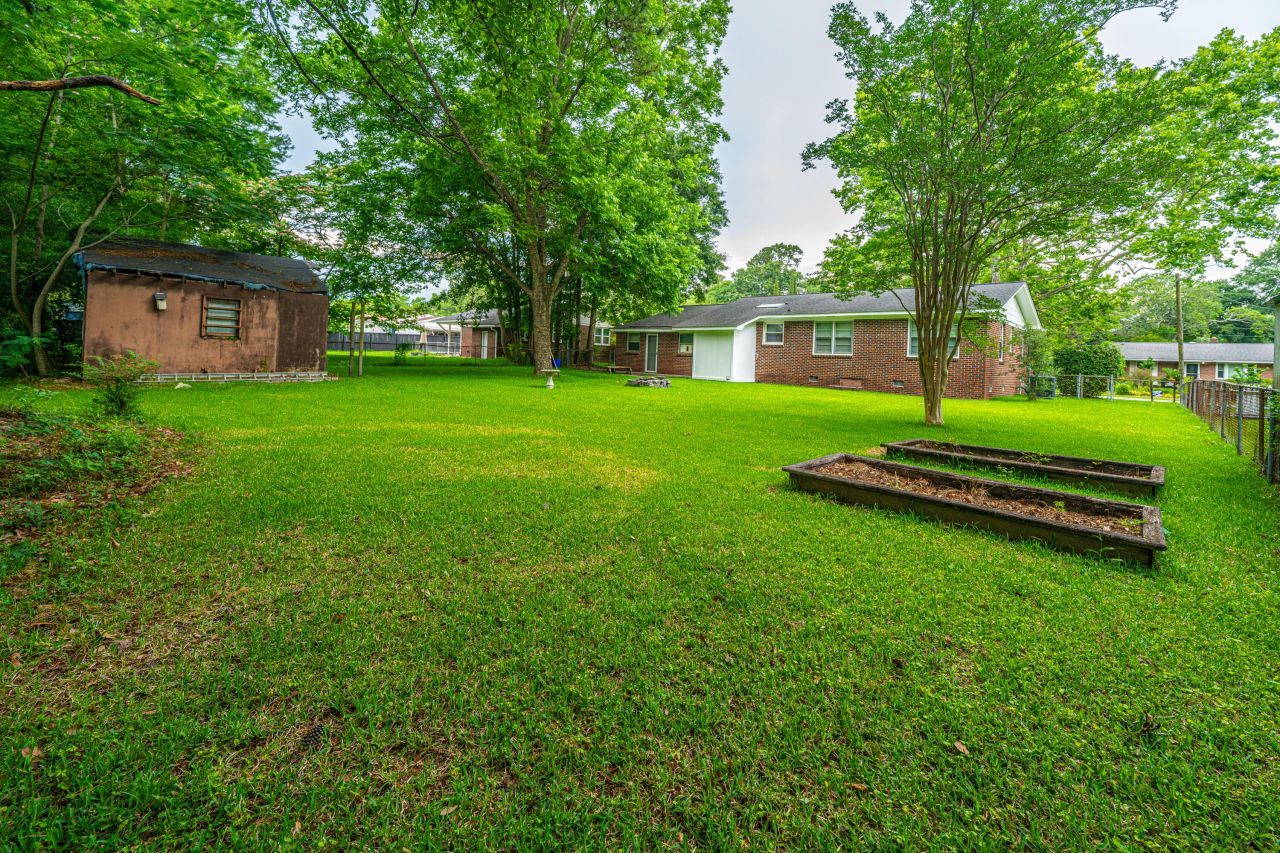 2567 Mona Avenue Photo 25