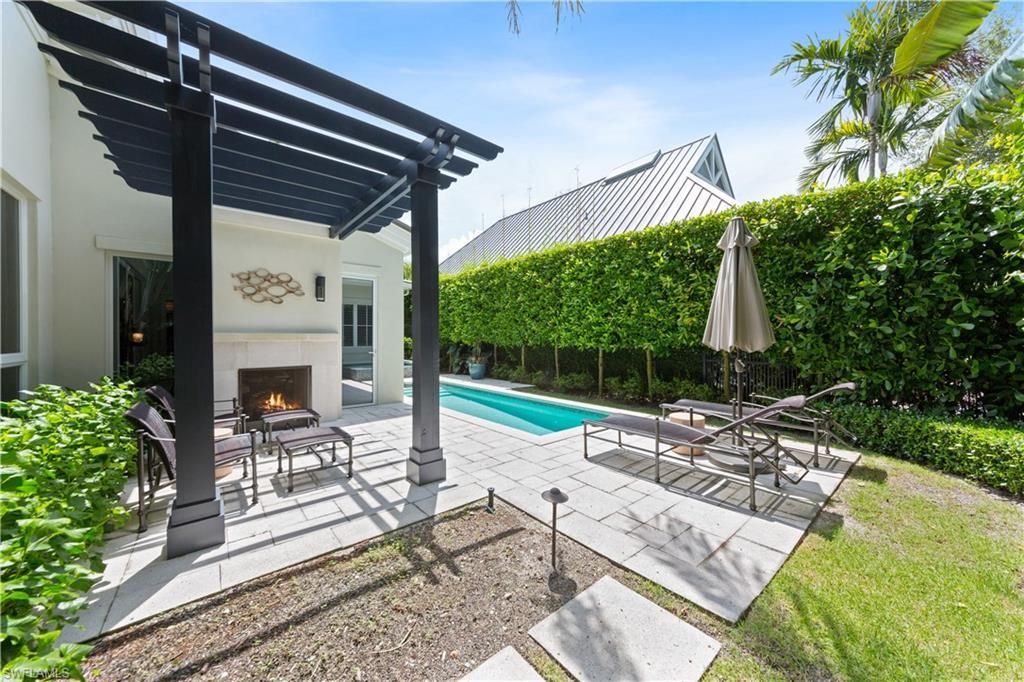 500 3rd Ave N, Naples, FL 34102 Photo