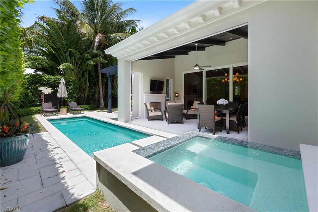 500 3rd Ave N, Naples, FL 34102 Photo