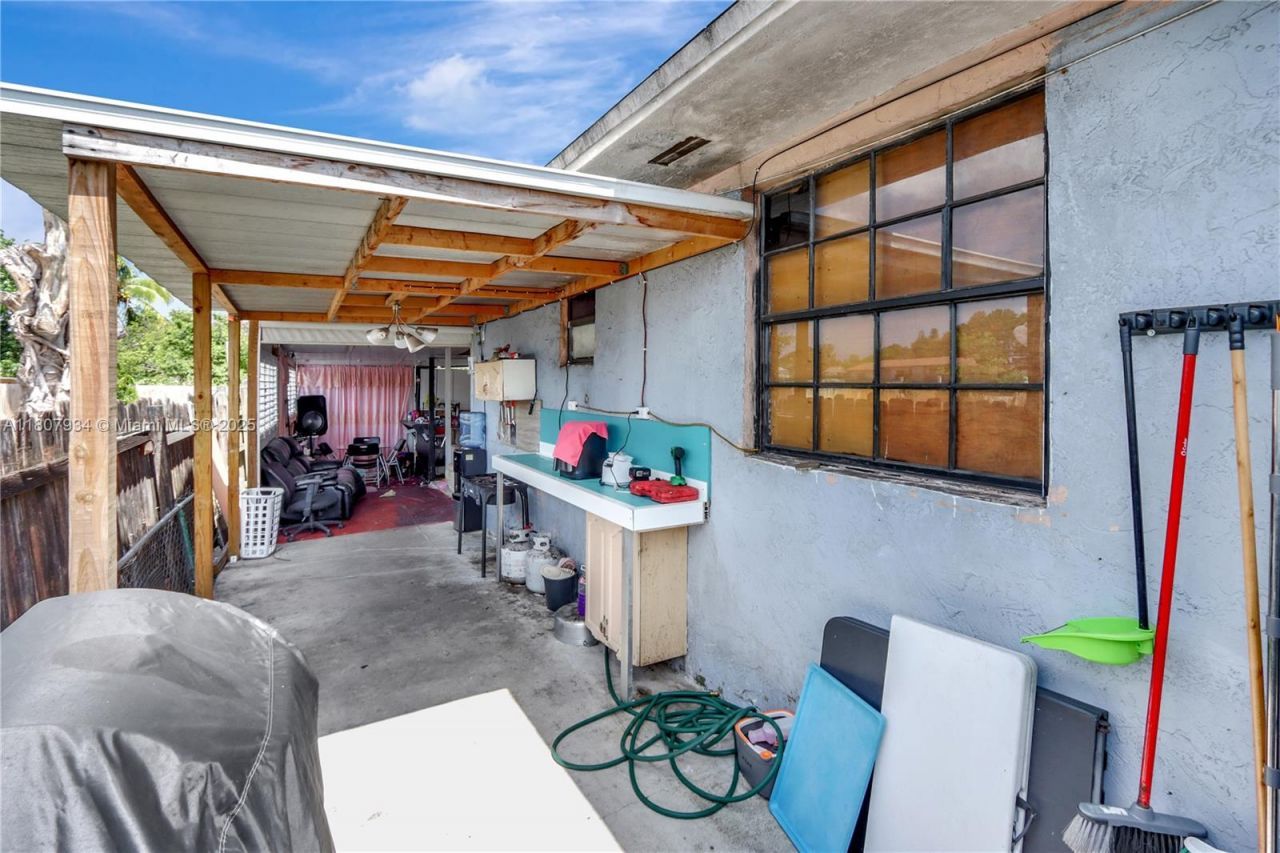 15803 NW 47th Ave, Miami Gardens, FL 33054 Photo