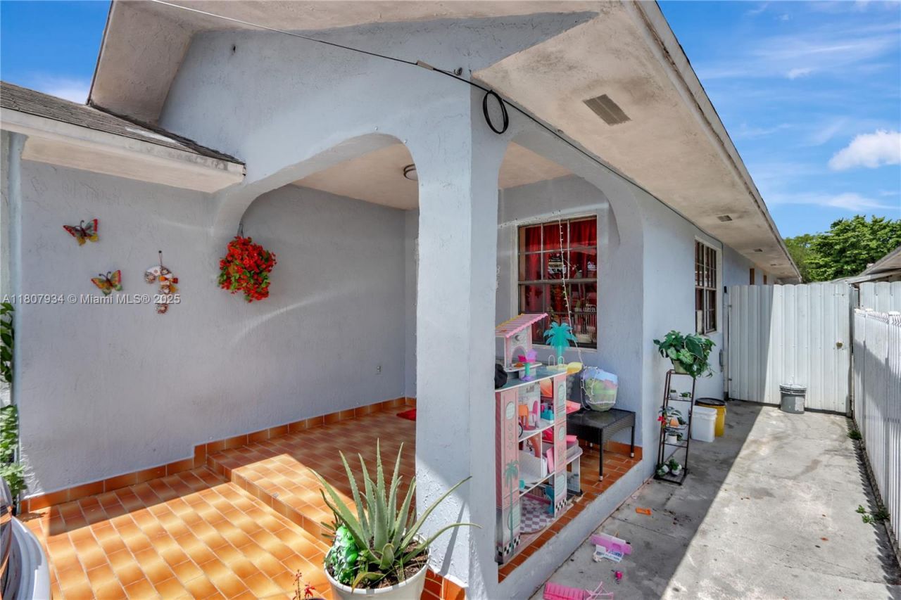 15803 NW 47th Ave, Miami Gardens, FL 33054 Photo