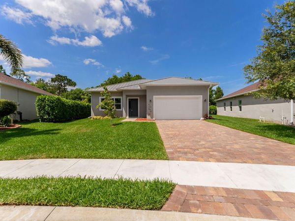 675 NE Moss Rose Place, Port St. Lucie, FL 34983