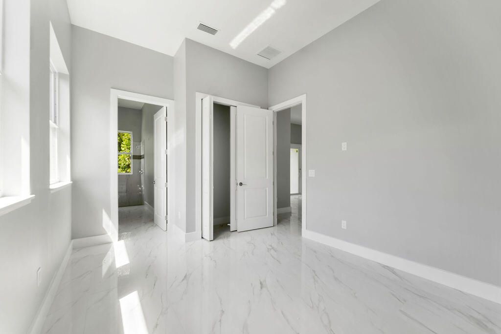 675 NE Moss Rose Place, Port Saint Lucie, FL 34983 Photo