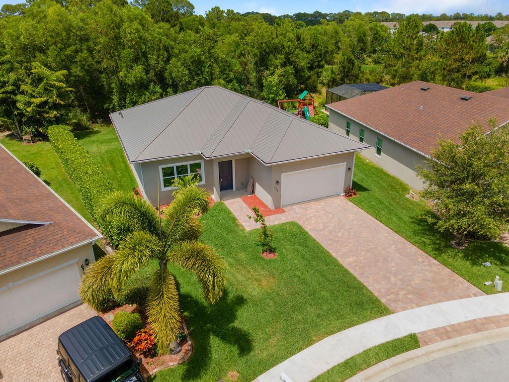 675 NE Moss Rose Place, Port Saint Lucie, FL 34983 Photo