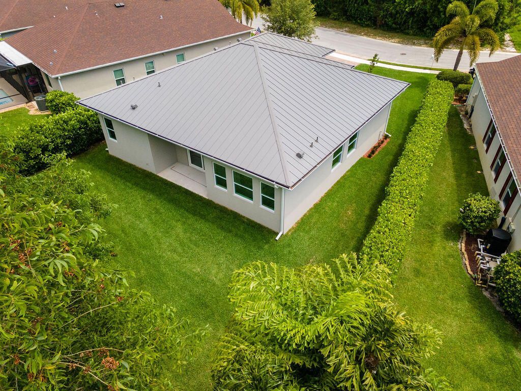 675 NE Moss Rose Place, Port Saint Lucie, FL 34983 Photo