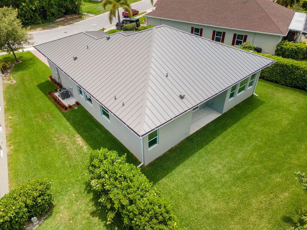 675 NE Moss Rose Place, Port Saint Lucie, FL 34983 Photo